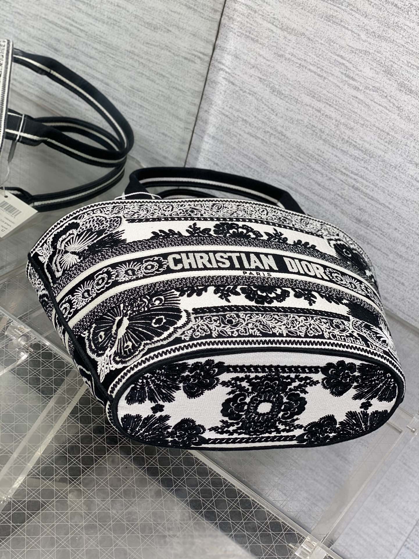D*or hat basket bag
