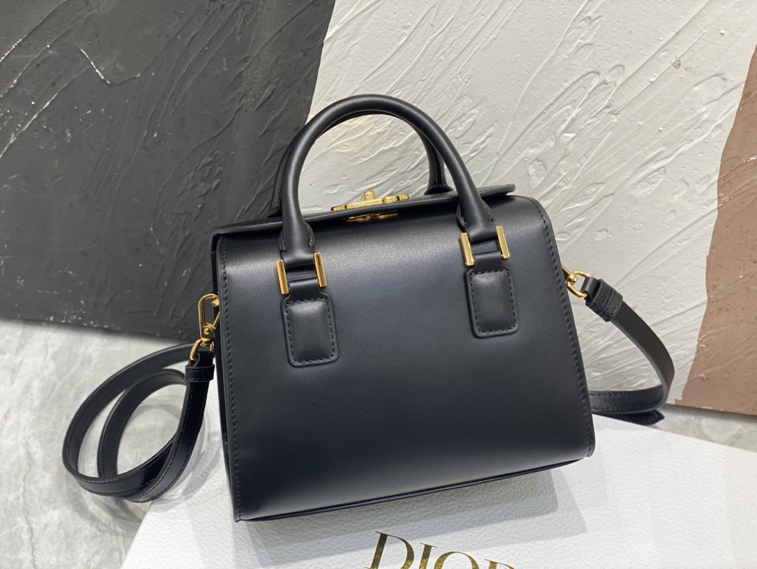 D*or samll boston bag