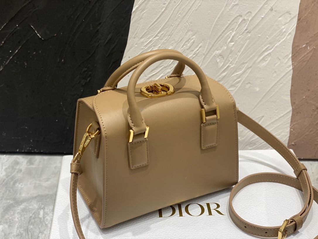D*or samll boston bag
