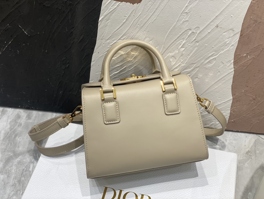 D*or samll boston bag
