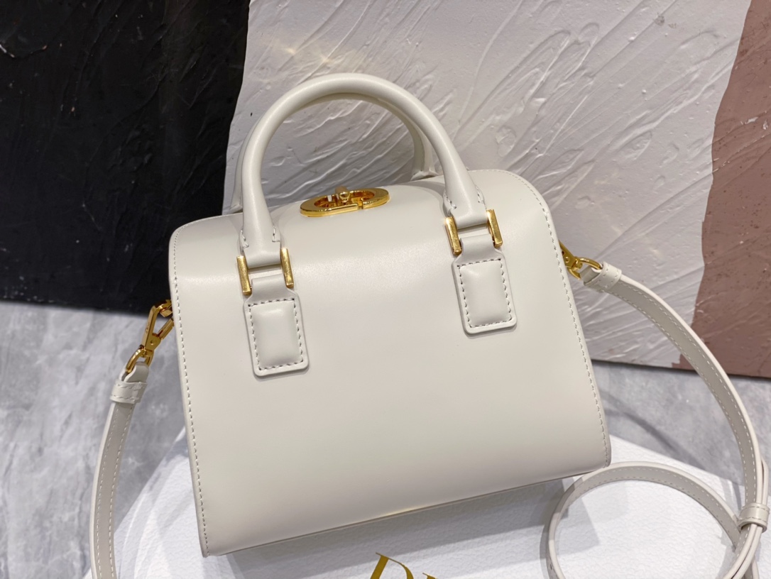 D*or samll boston bag