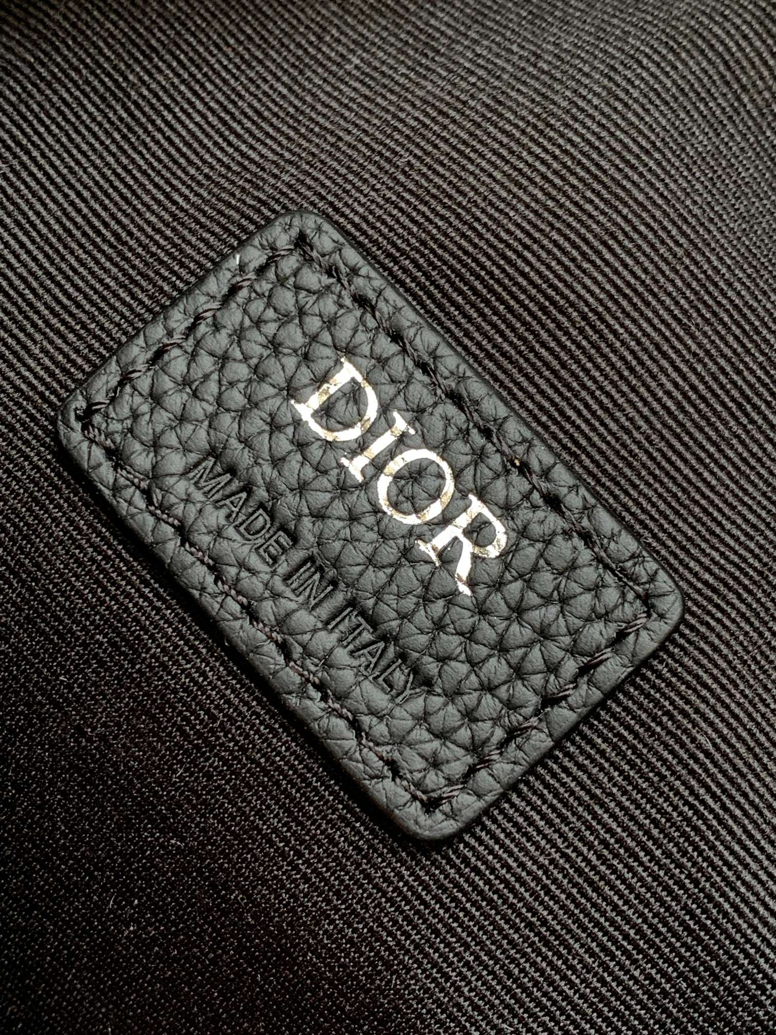 D*or roller bag with strap