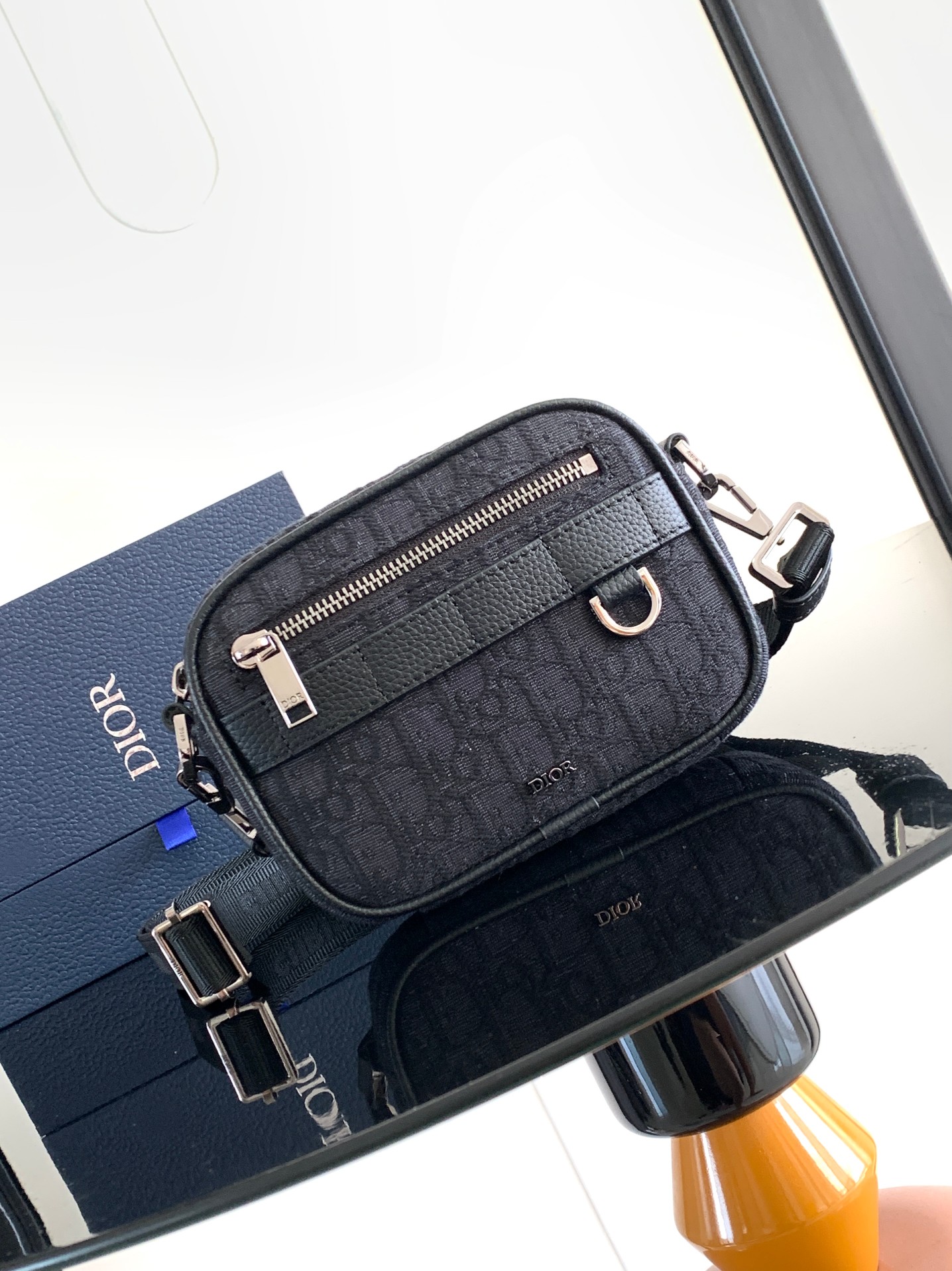 D*or safari bag with strap small