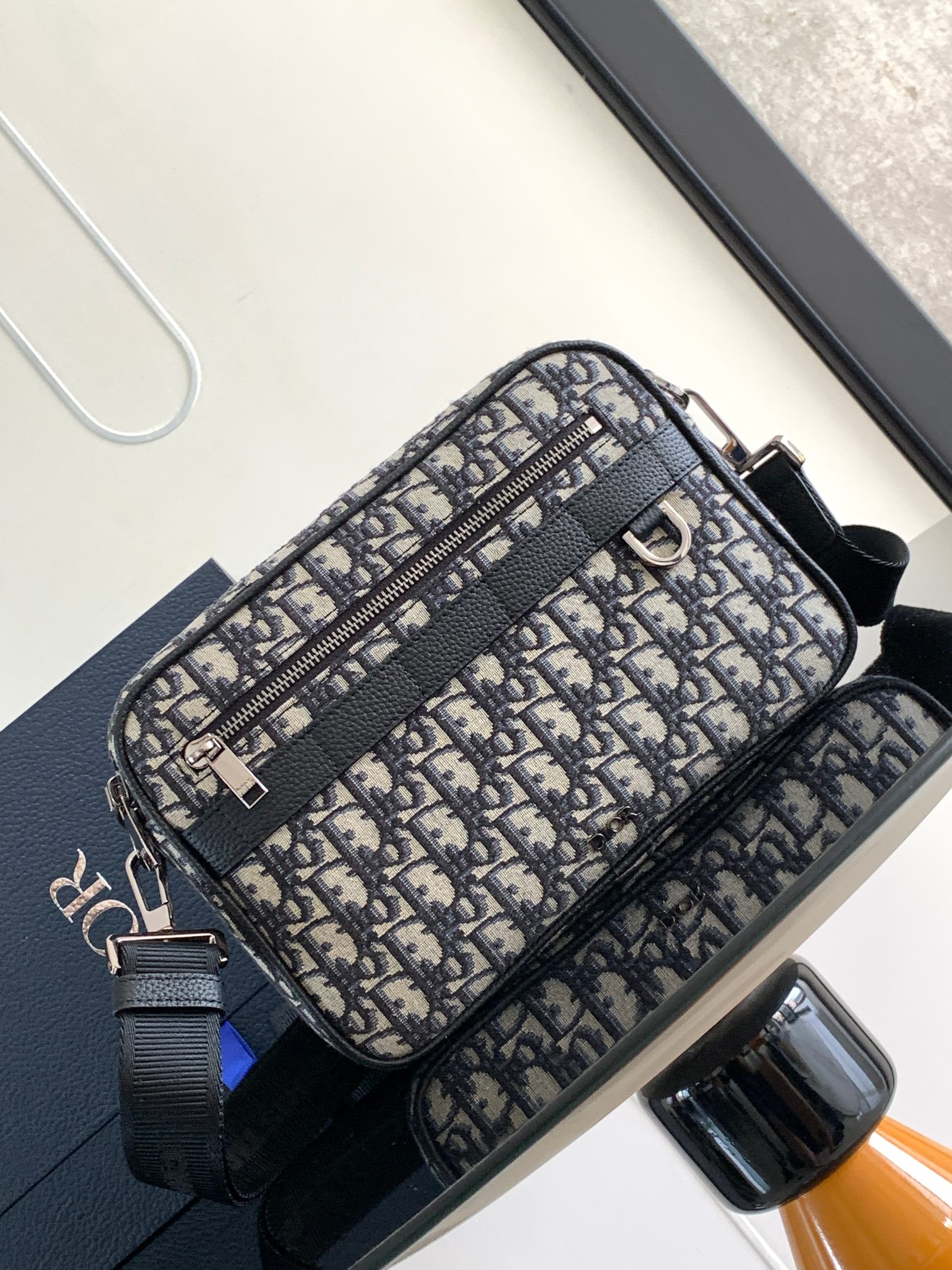 D*or safari bag with strap medium