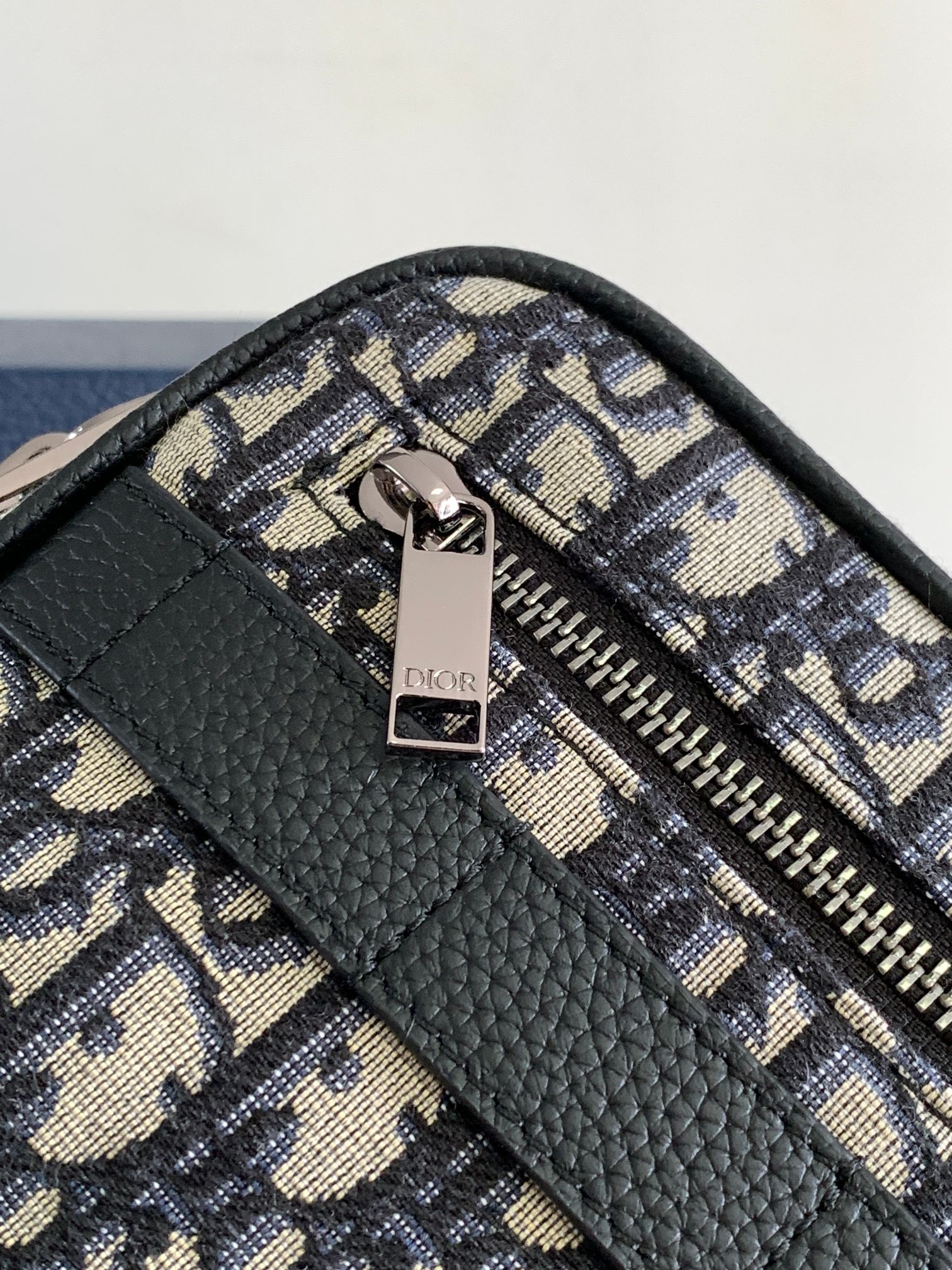 D*or safari bag with strap medium