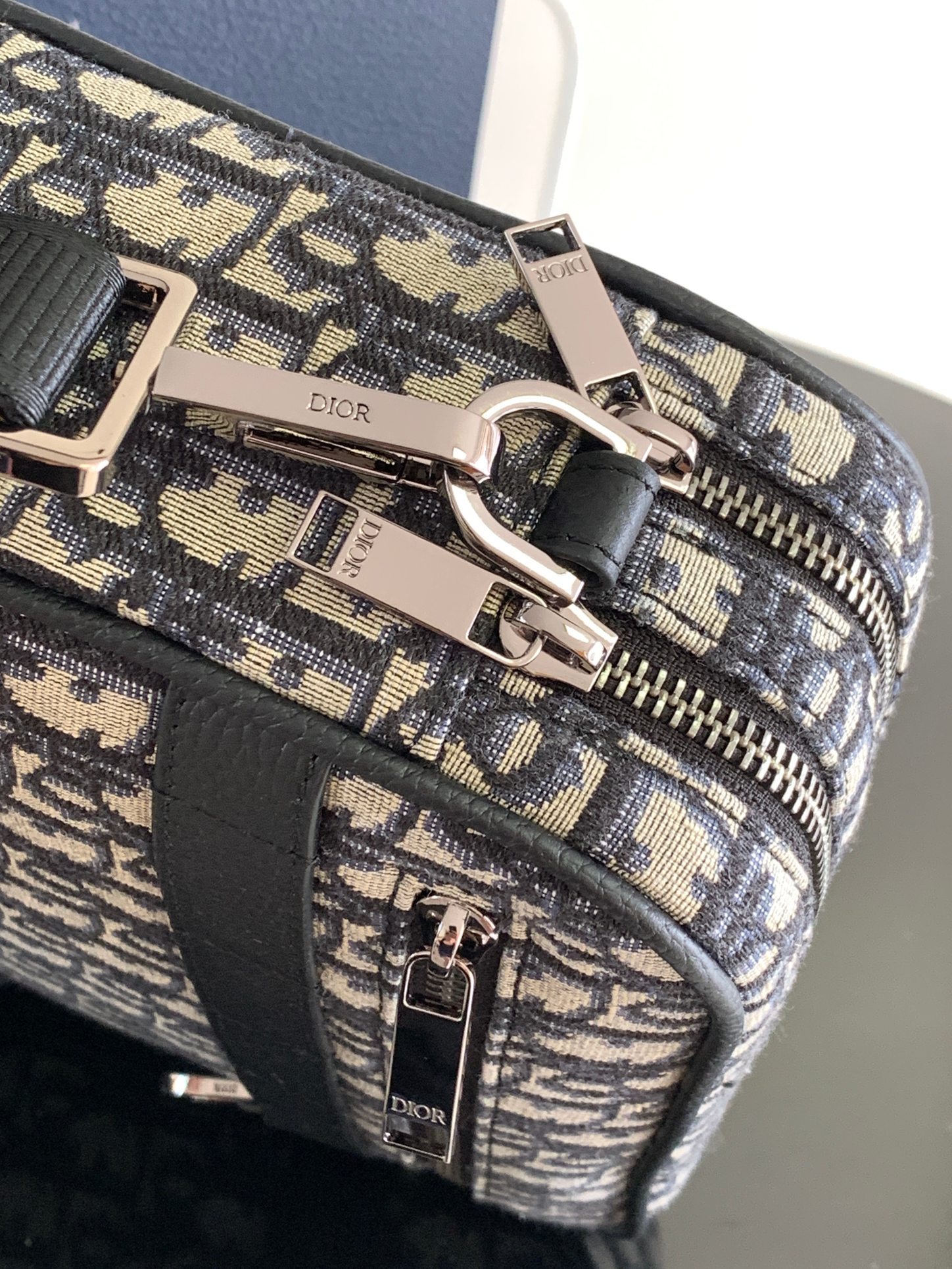 D*or safari bag with strap medium