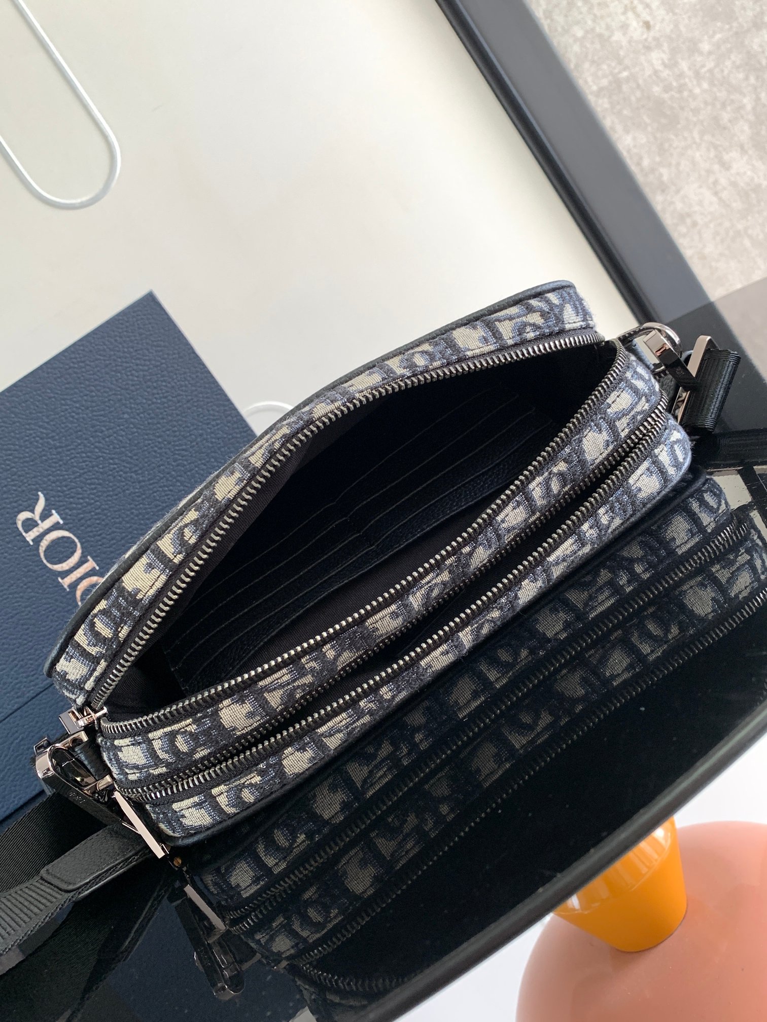D*or safari bag with strap medium