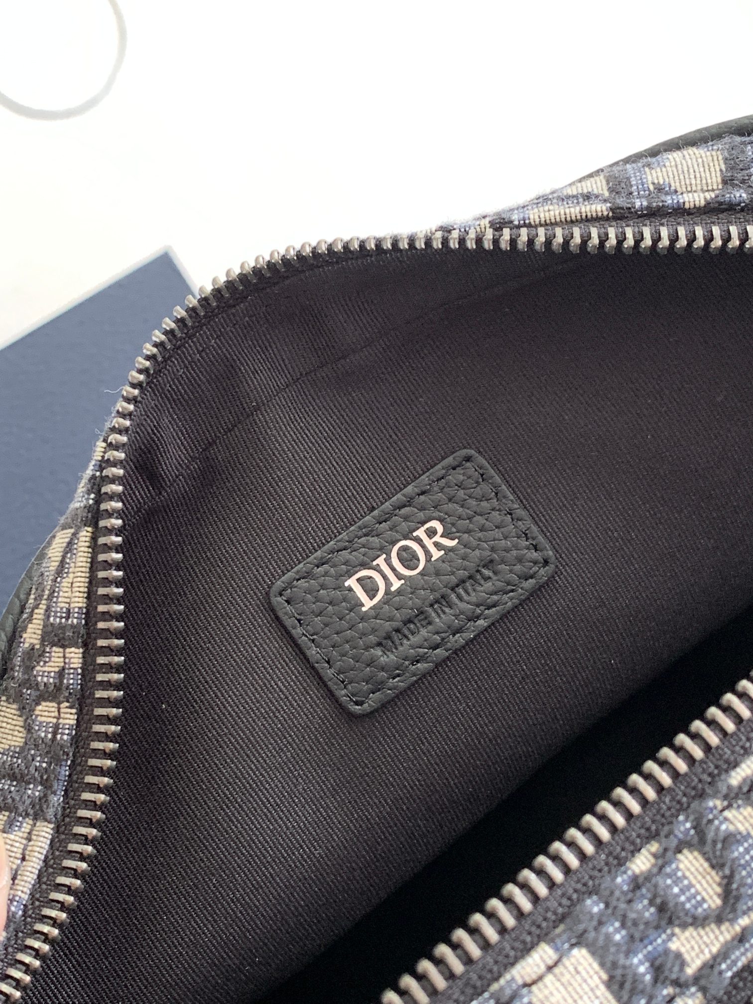 D*or safari bag with strap medium