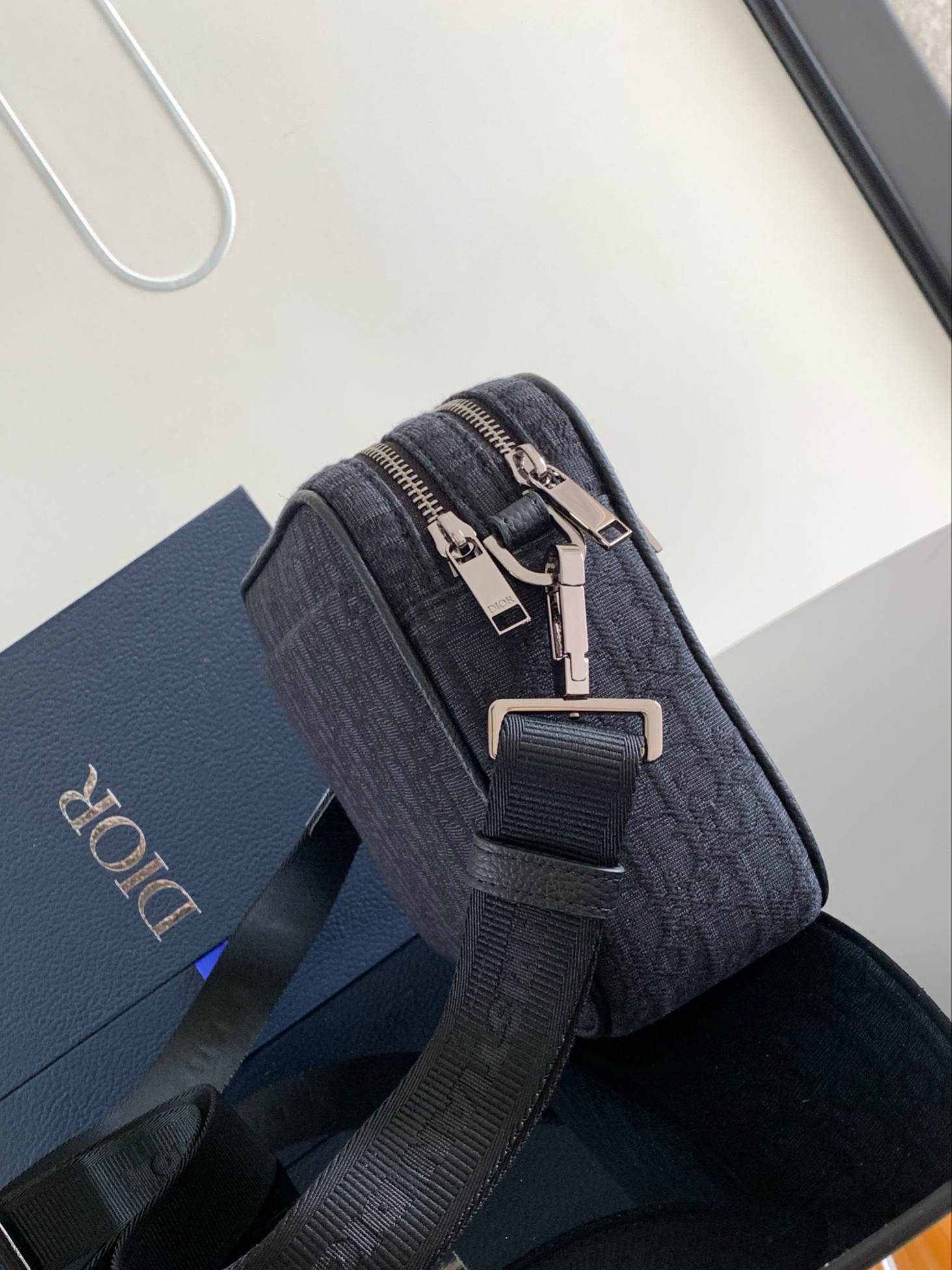 D*or safari bag with strap medium
