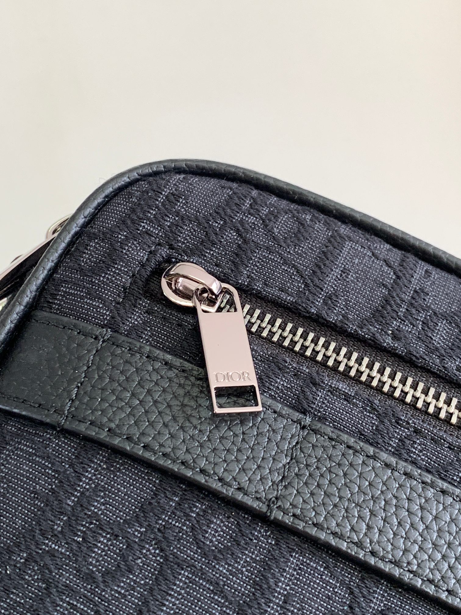 D*or safari bag with strap medium