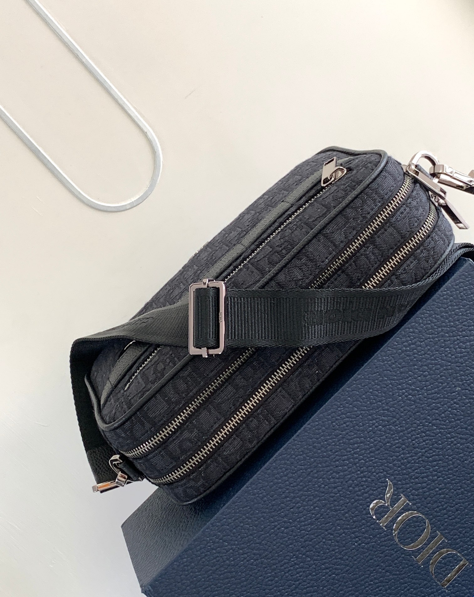 D*or safari bag with strap medium