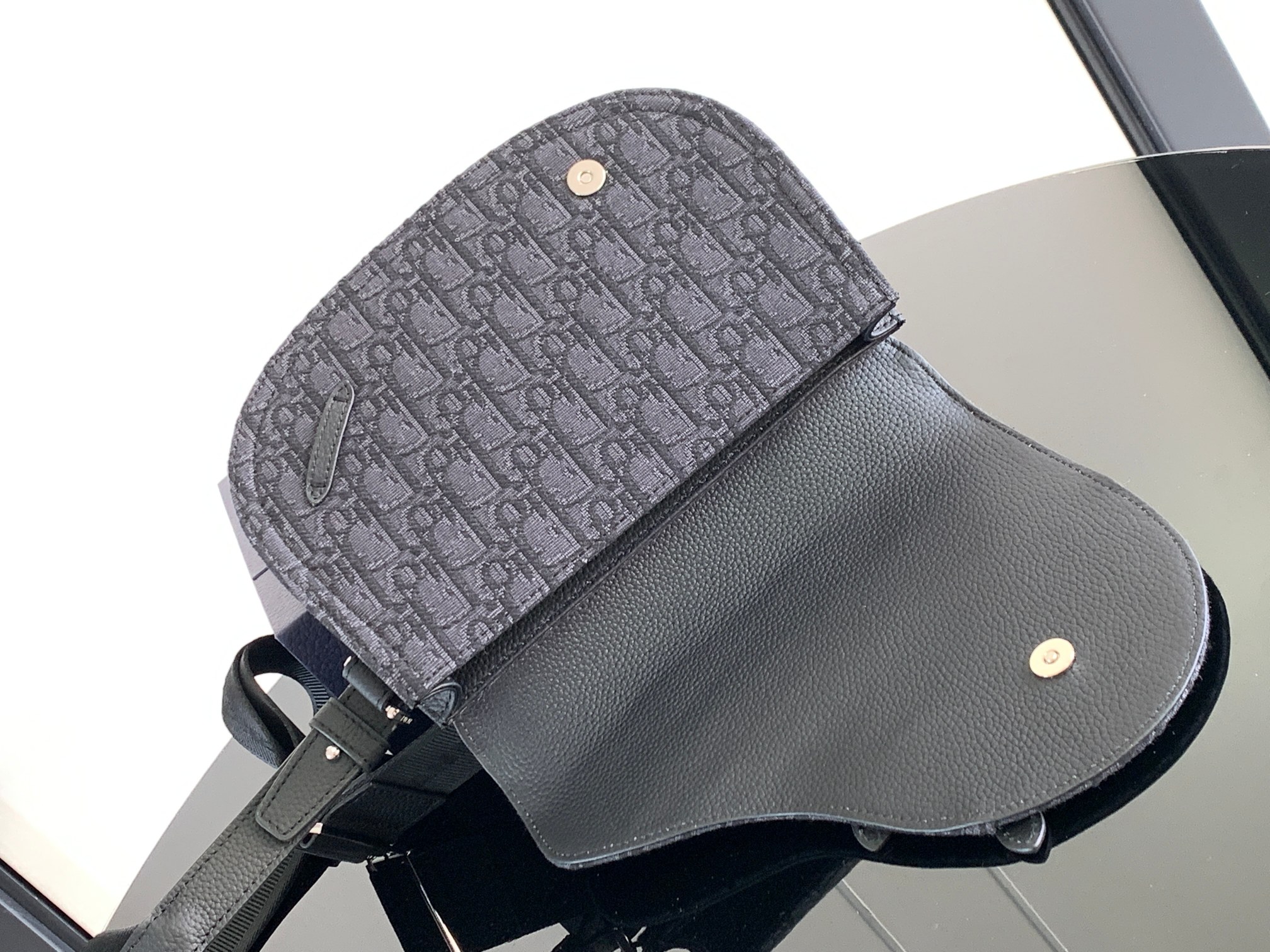 D*or saddle messenger bag