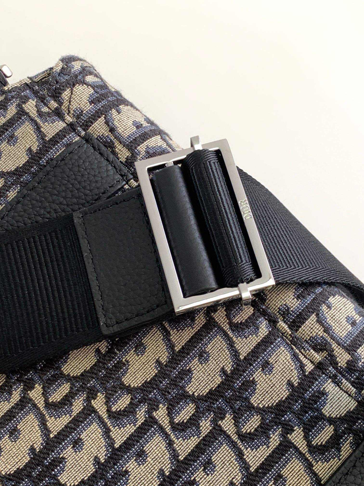 D*or saddle messenger bag