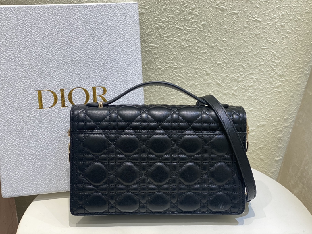 miss D*or top handle bag
