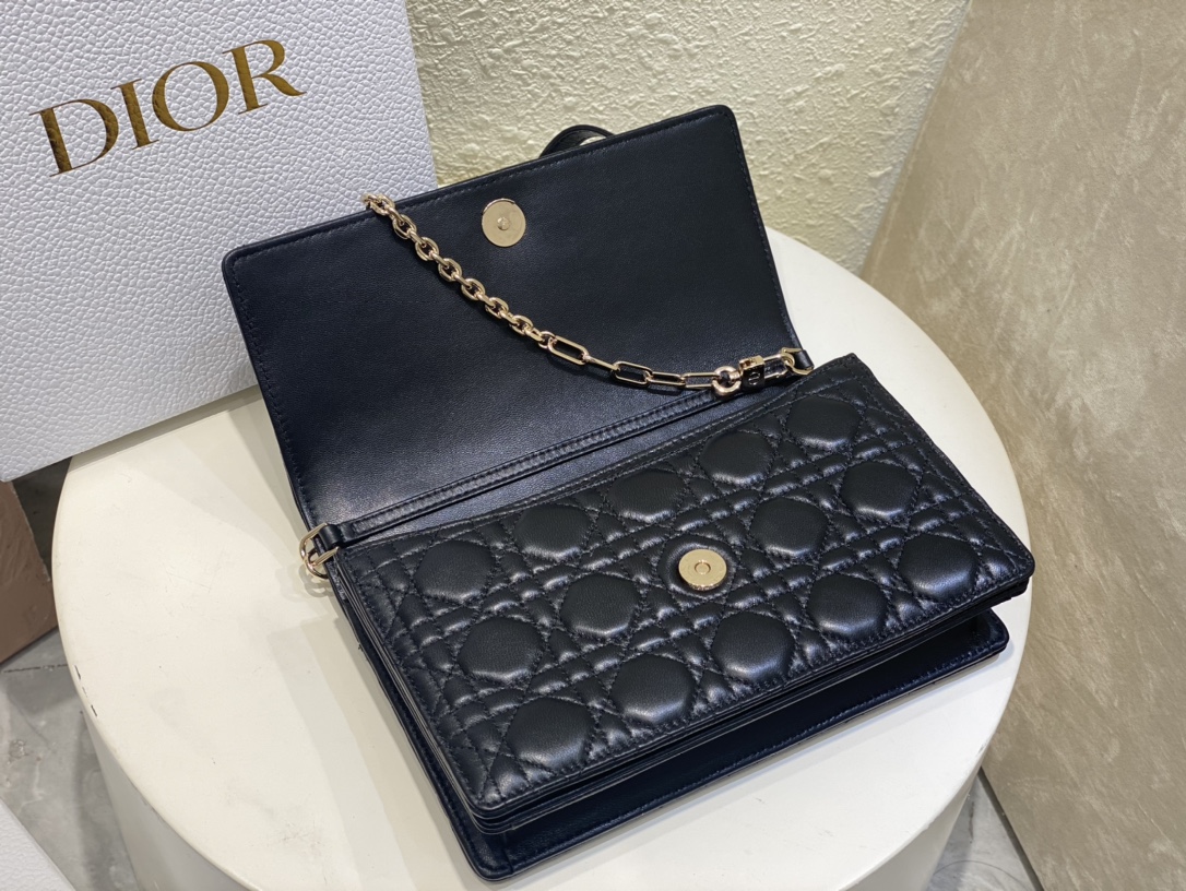 miss D*or top handle bag
