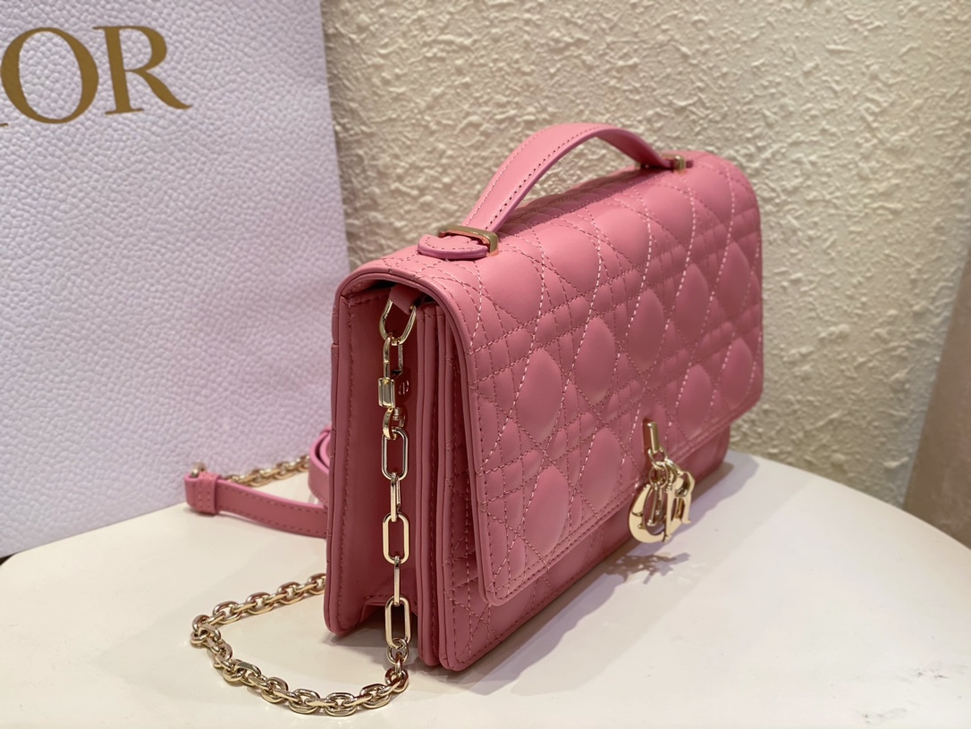 miss D*or top handle bag