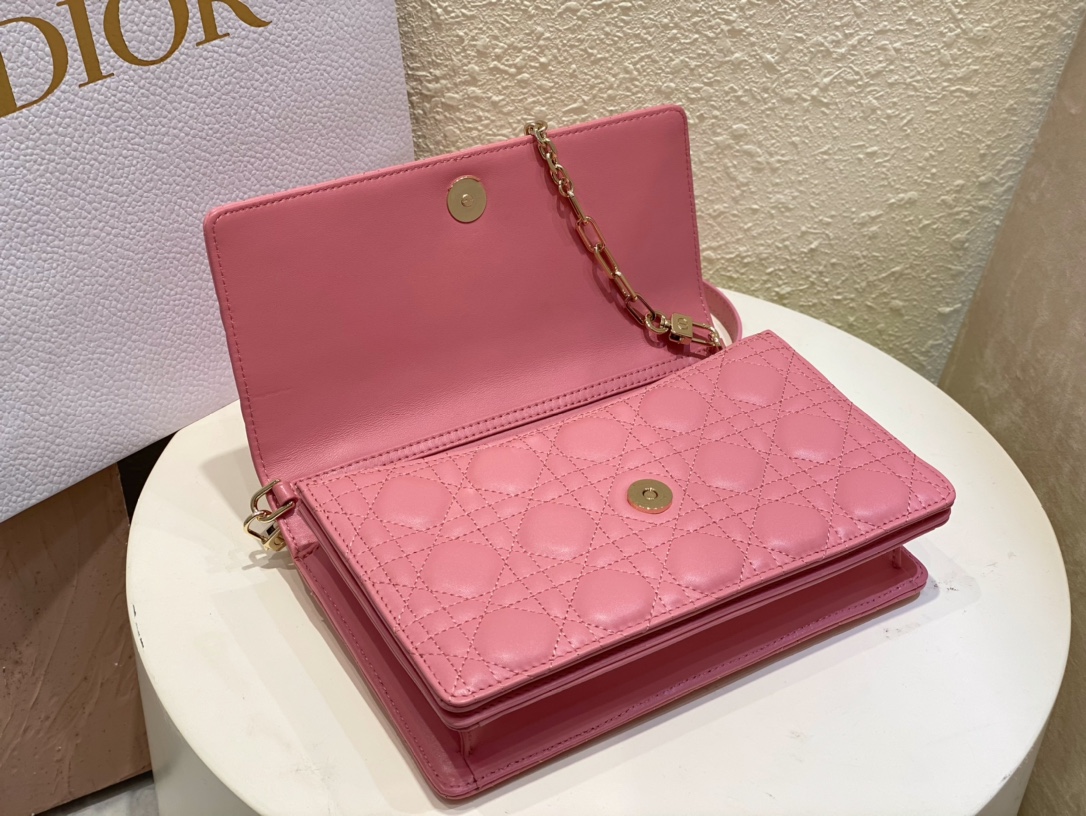 miss D*or top handle bag