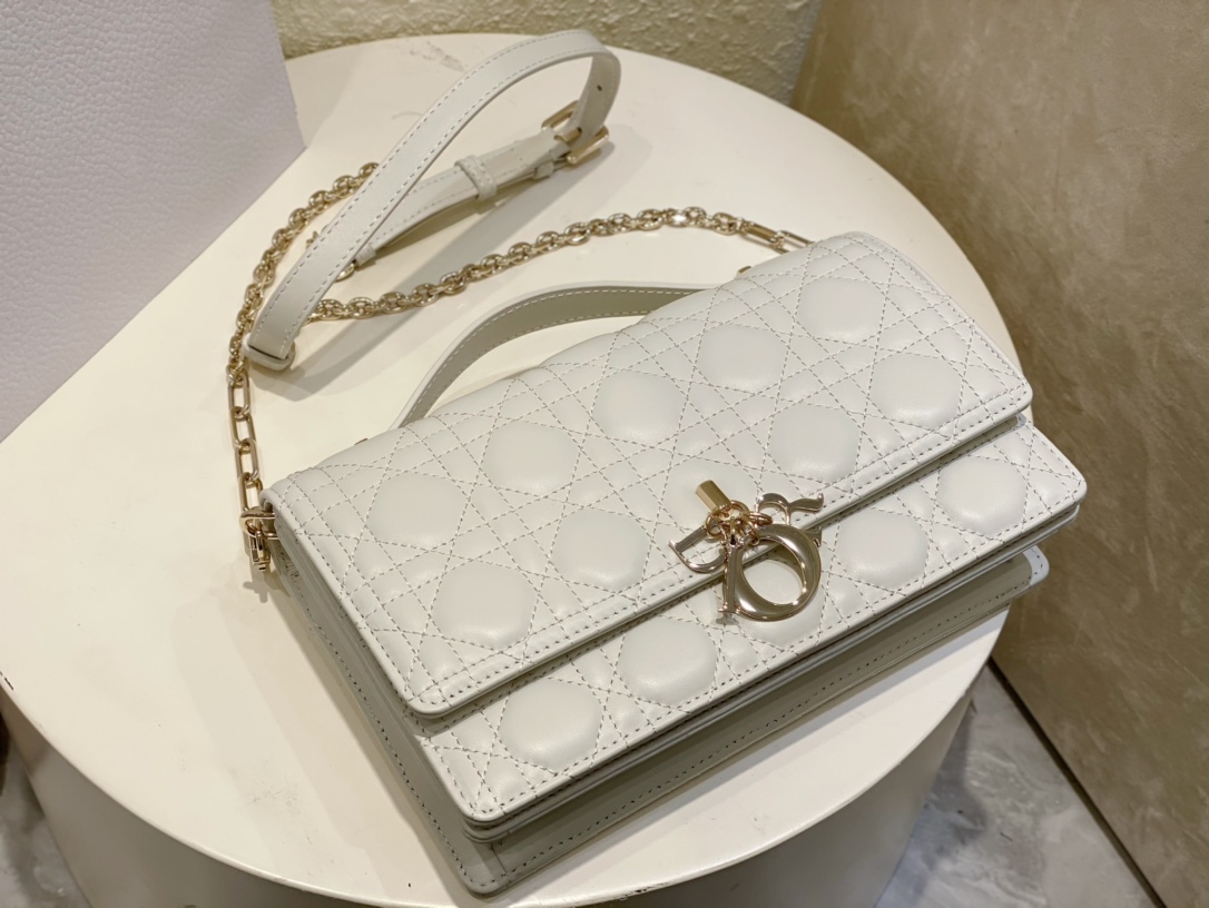 miss D*or top handle bag