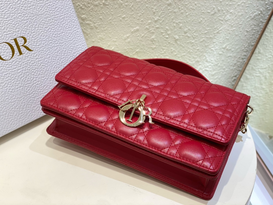 miss D*or top handle bag