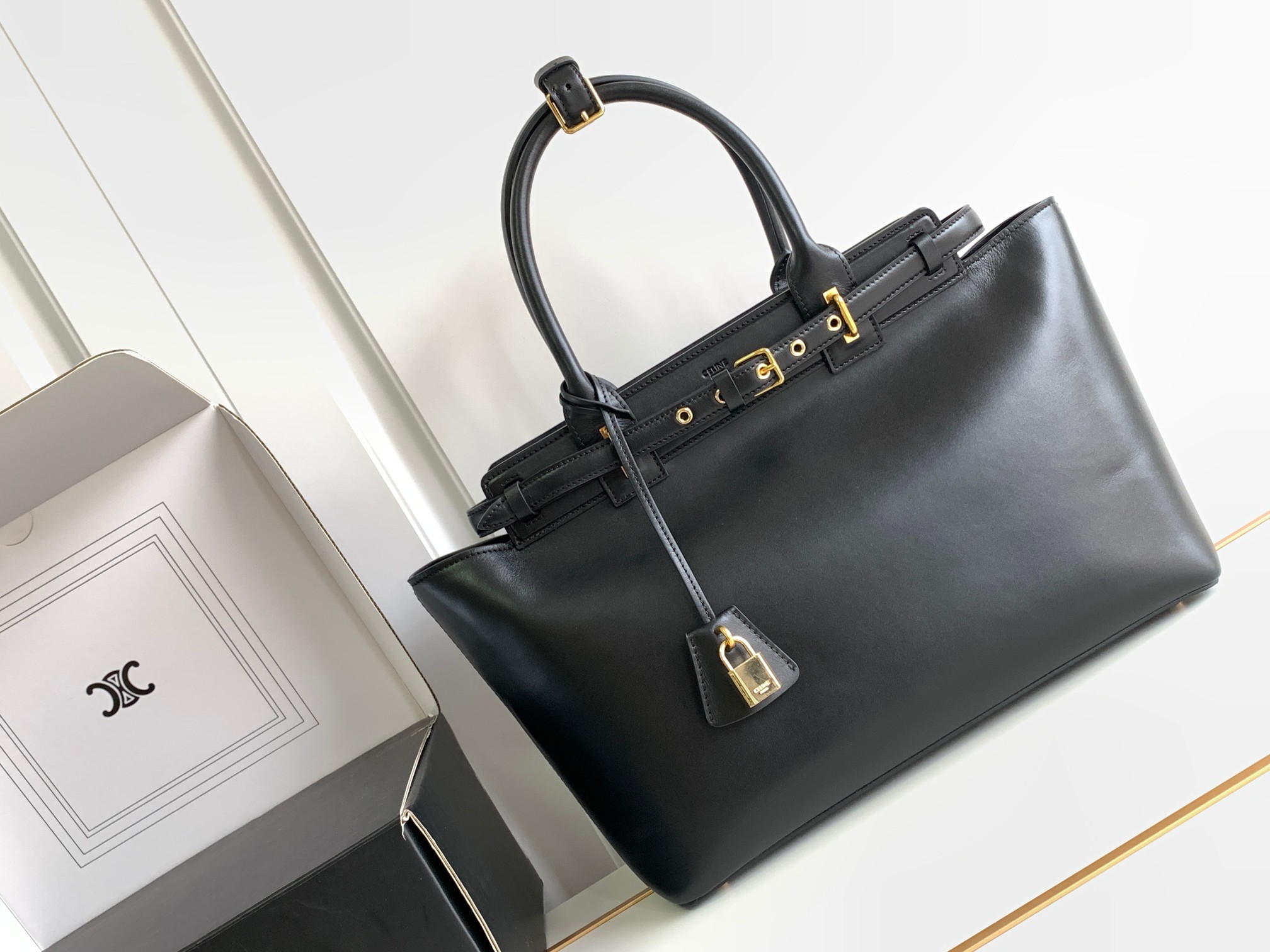 ce**e conti bag in S*pple calfskin