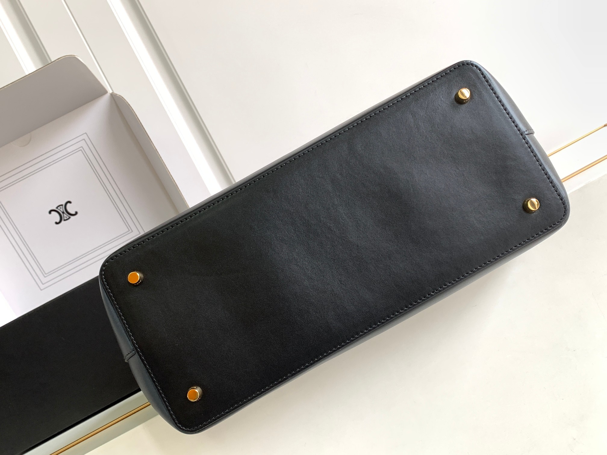 ce**e conti bag in S*pple calfskin