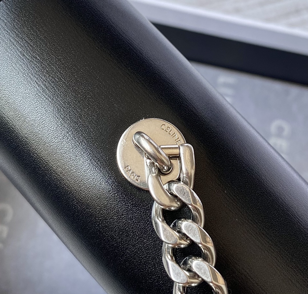 Ce**e triomphe chain bag