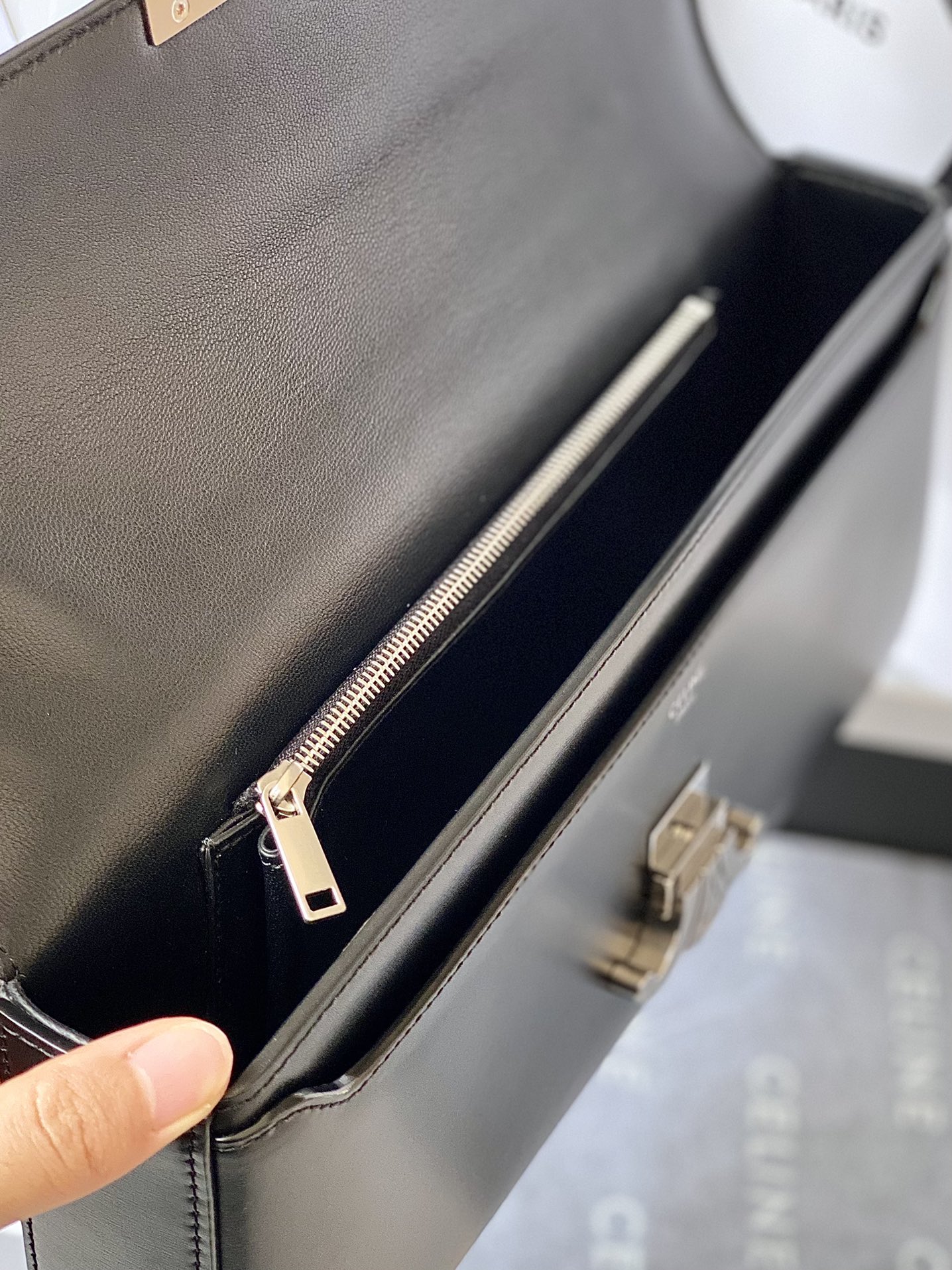 Ce**e triomphe chain bag