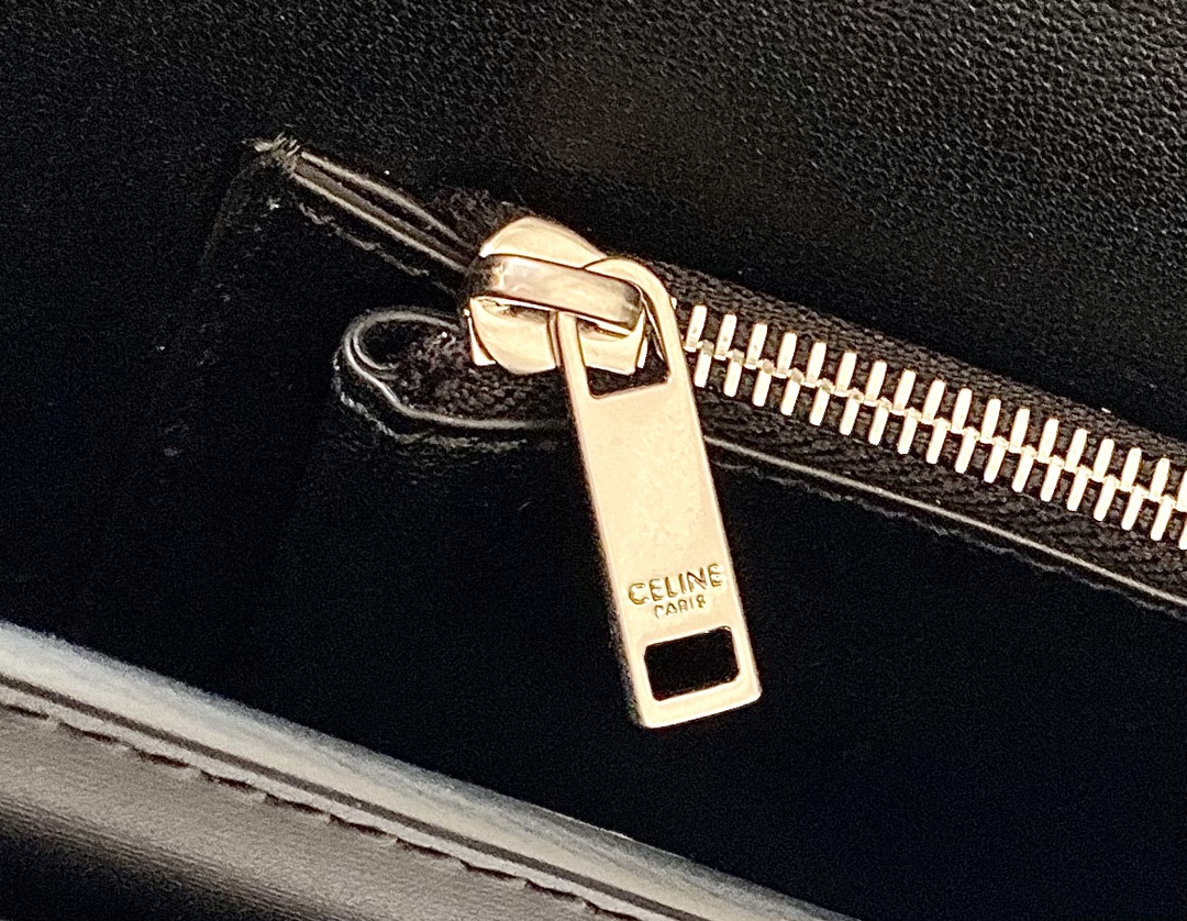 Ce**e triomphe chain bag