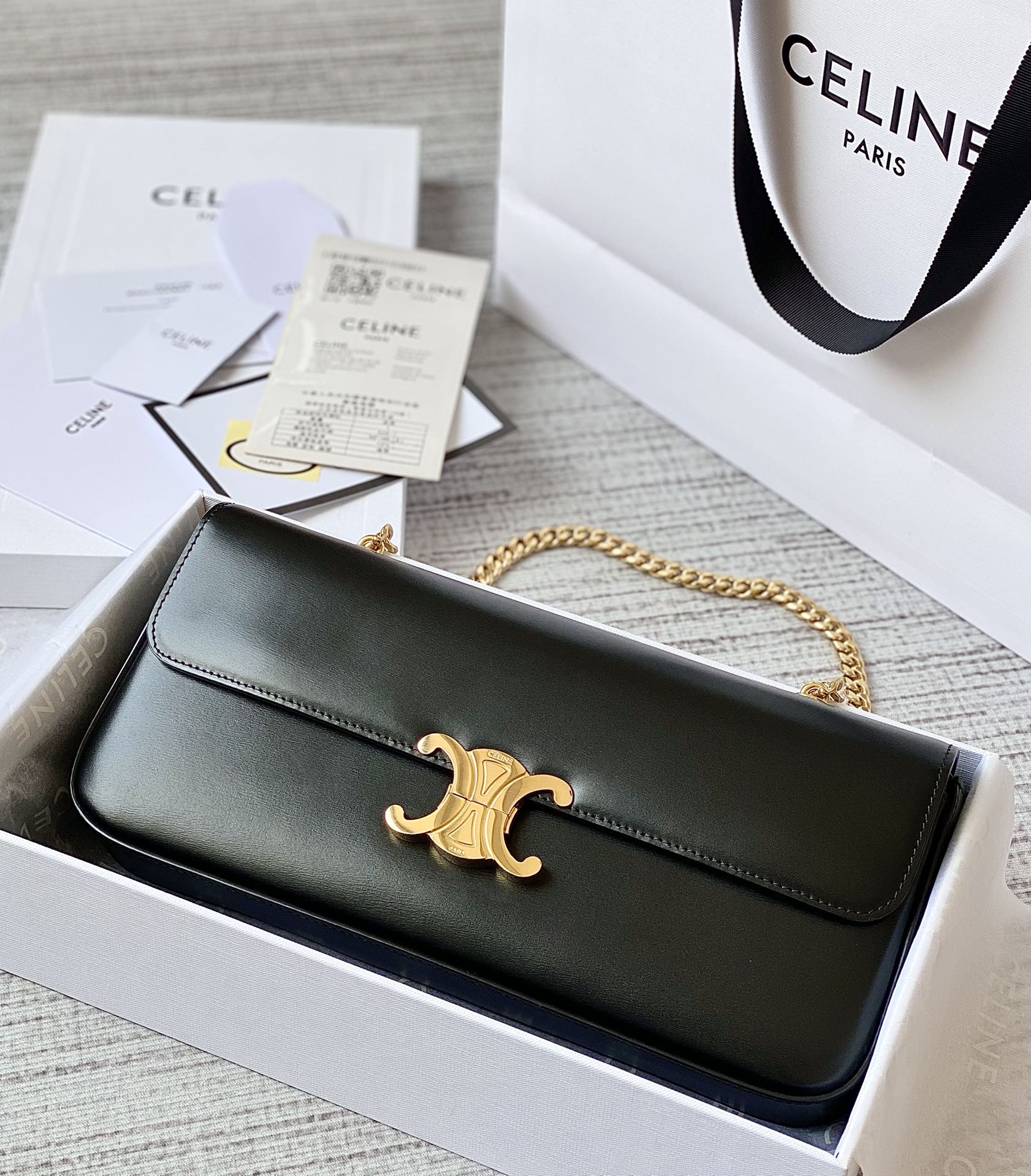 Ce**e triomphe chain bag