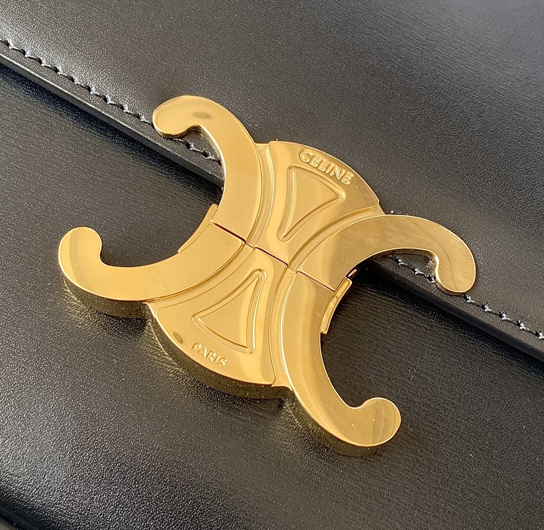 Ce**e triomphe chain bag