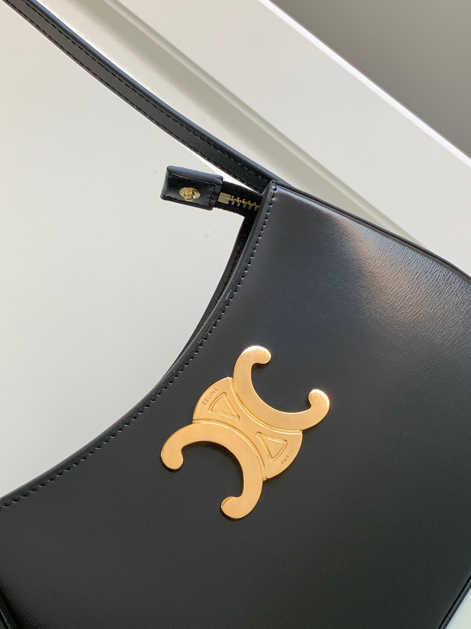 Ce**e medium tilly bag in shiny calfskin