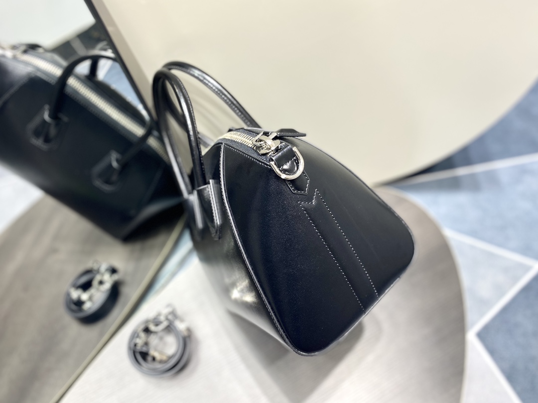 Givenchy Antigona Bag