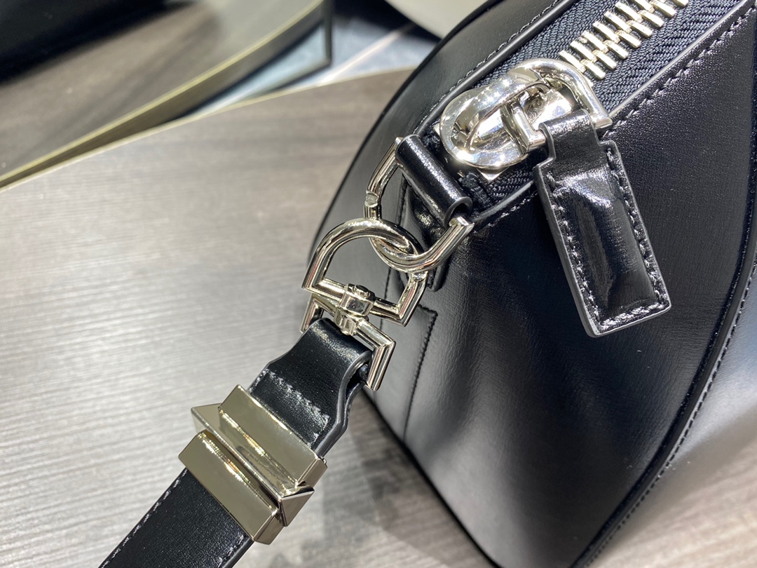 Givenchy Antigona Bag
