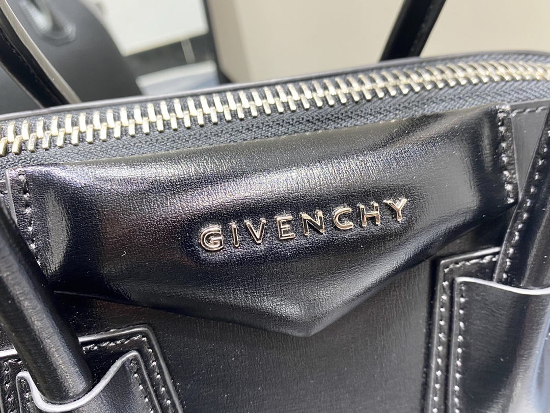 Givenchy Antigona Bag