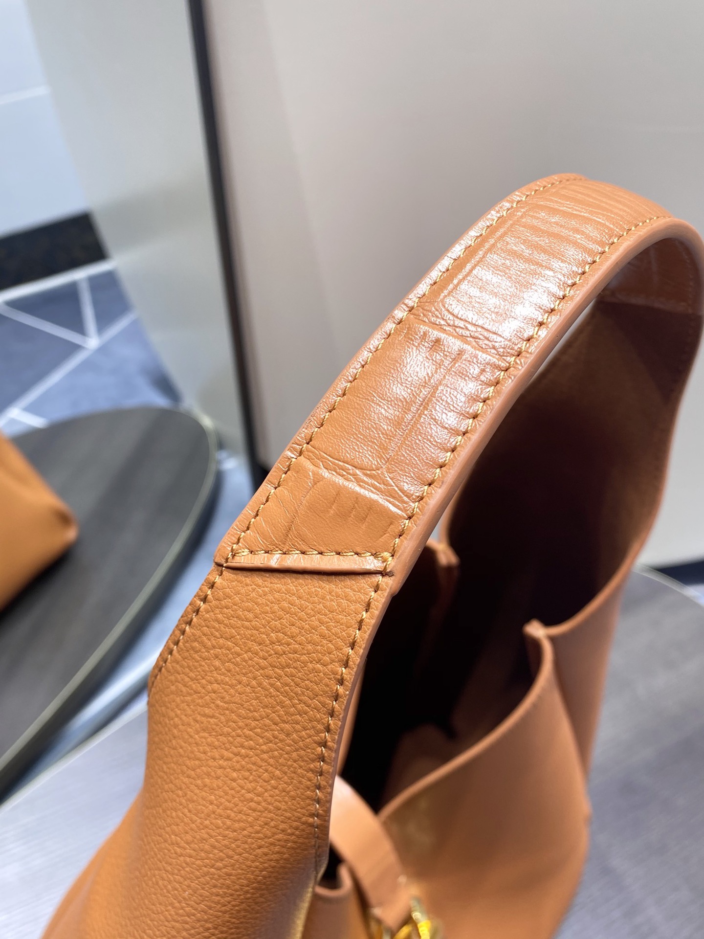 Givenchy G-Hobo  Medium