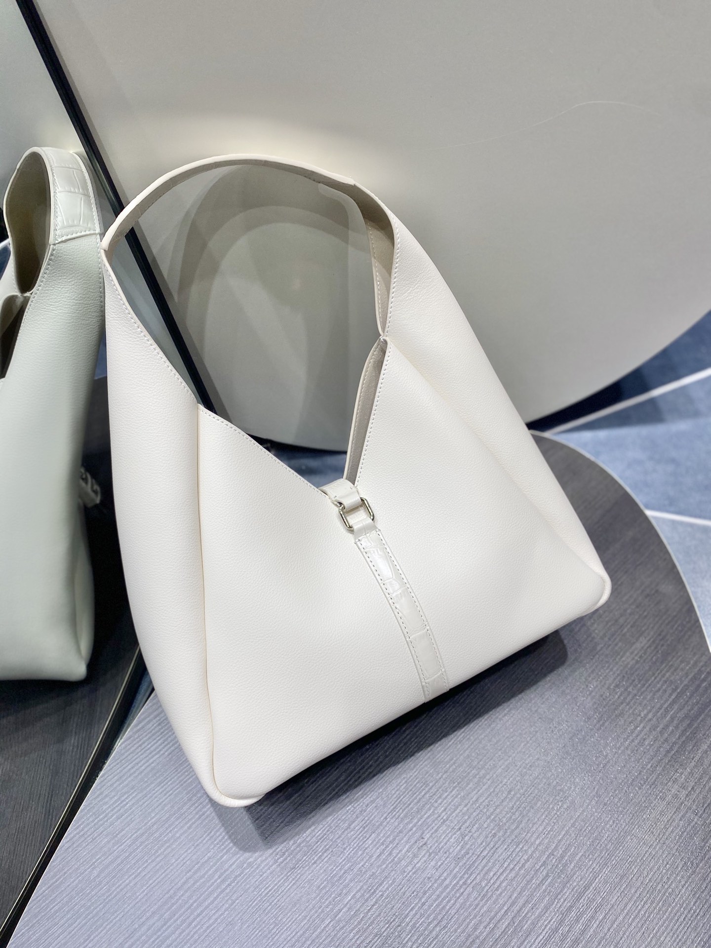 Givenchy G-Hobo  Medium
