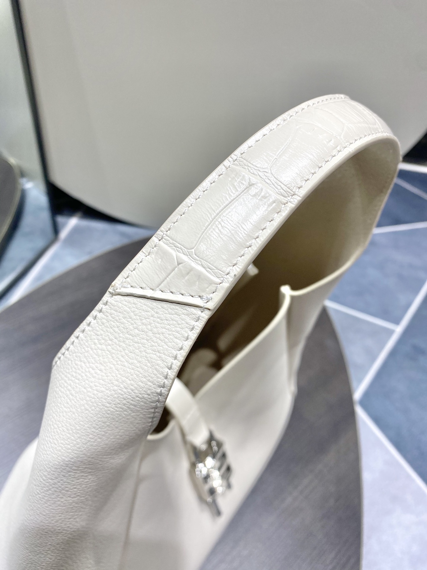 Givenchy G-Hobo  Medium