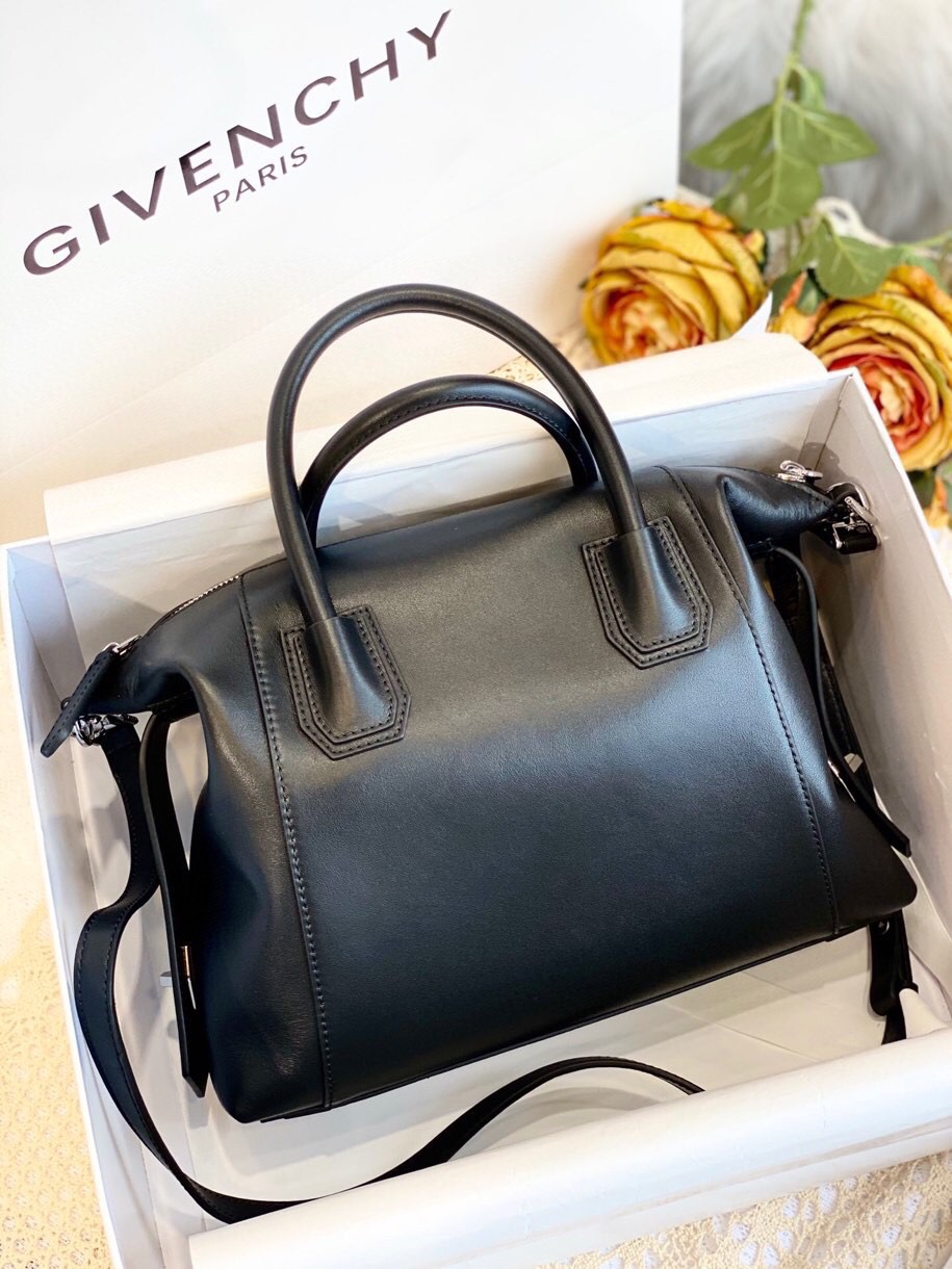 Givenchy Antigona Soft