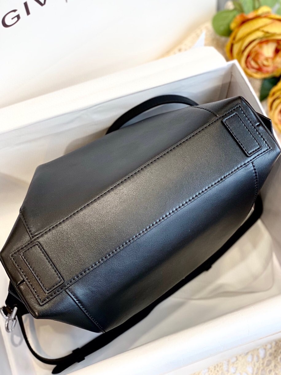 Givenchy Antigona Soft