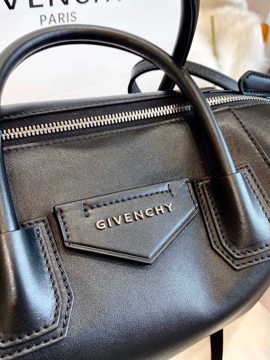 Givenchy Antigona Soft