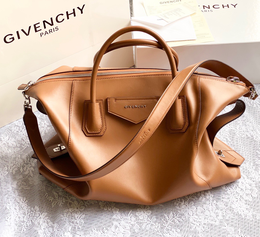 Givenchy Antigona Soft