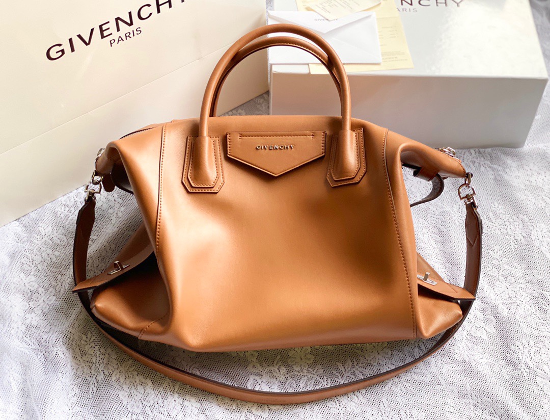 Givenchy Antigona Soft