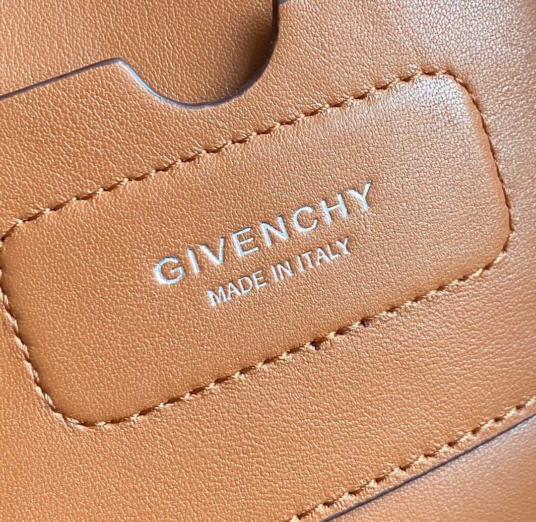 Givenchy Antigona Soft