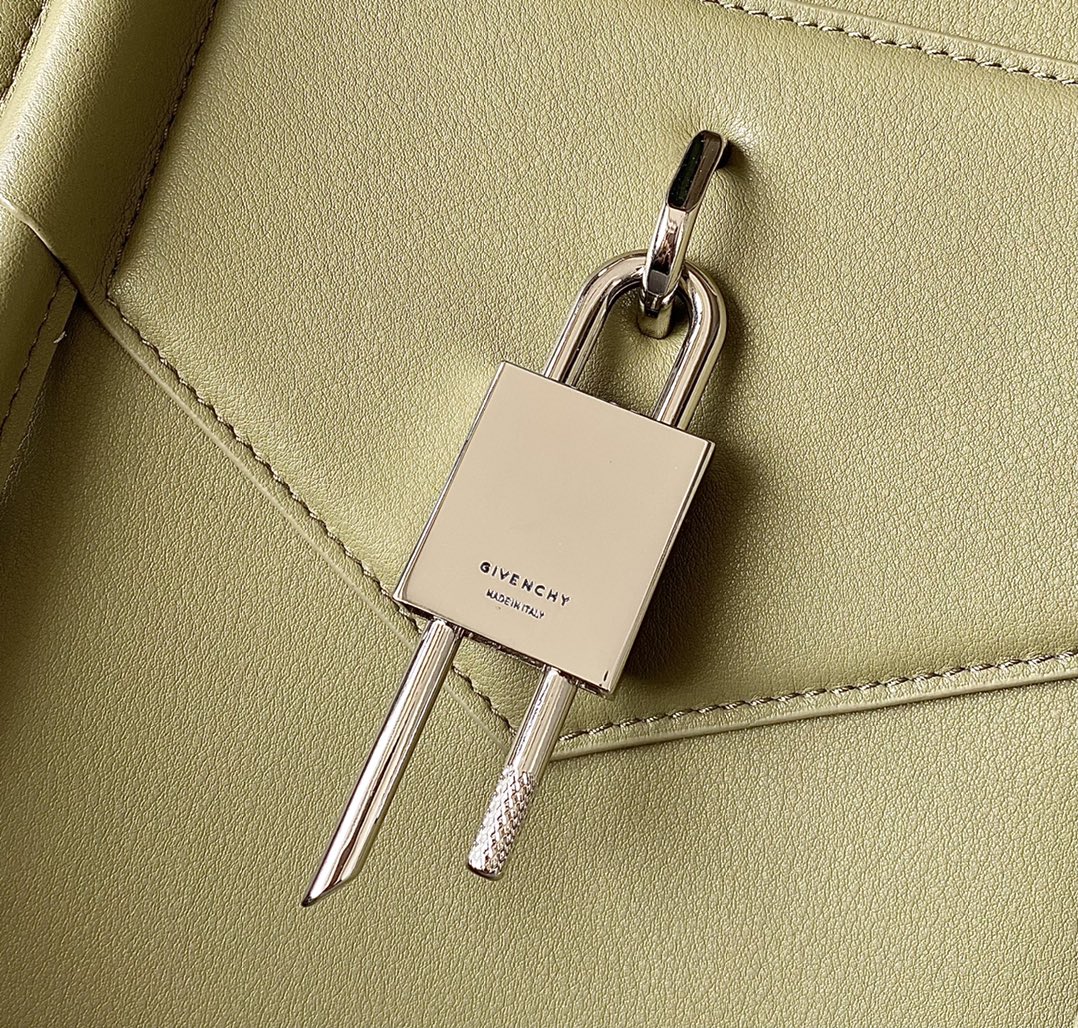 ANTIGONA LOCK SOFT