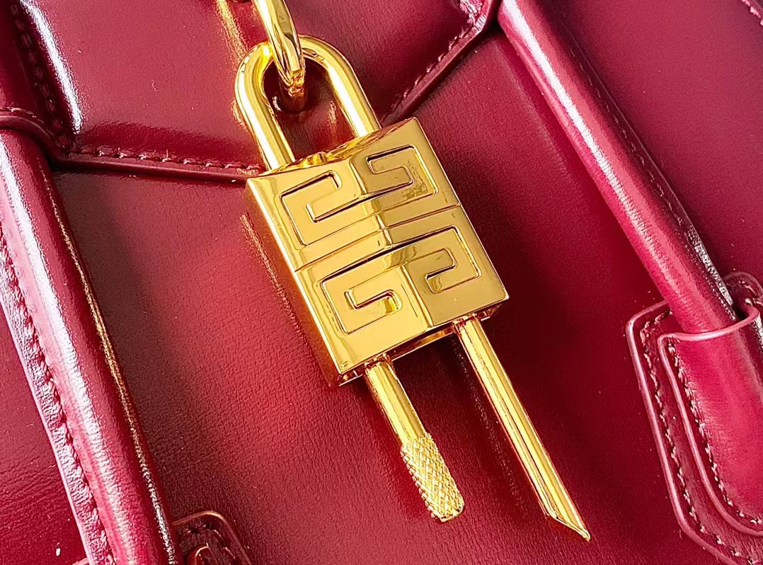 Givenchy Antigona Lock Soft