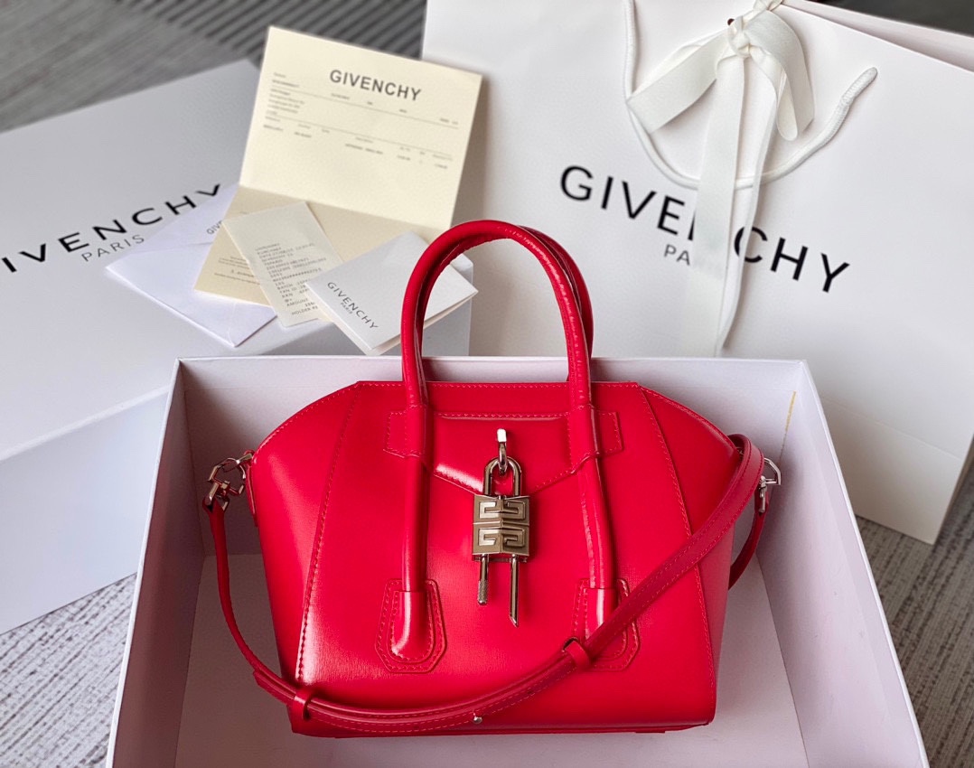 Givenchy Antigona Lock Soft