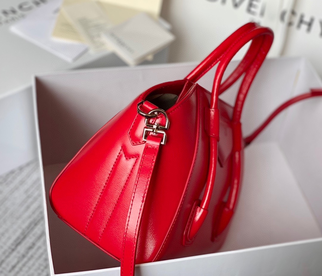 Givenchy Antigona Lock Soft