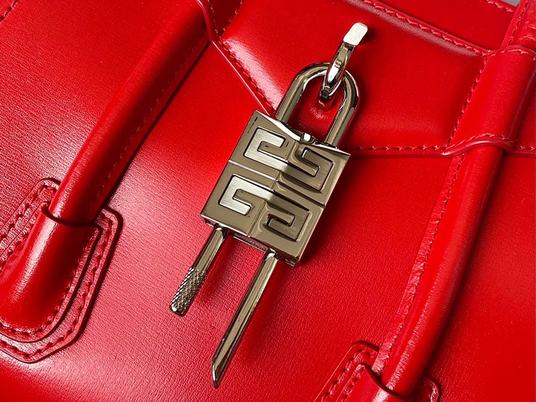 Givenchy Antigona Lock Soft