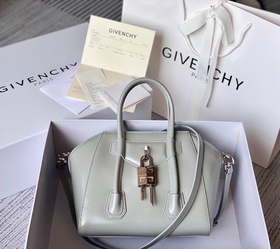 Givenchy Antigona Lock Soft