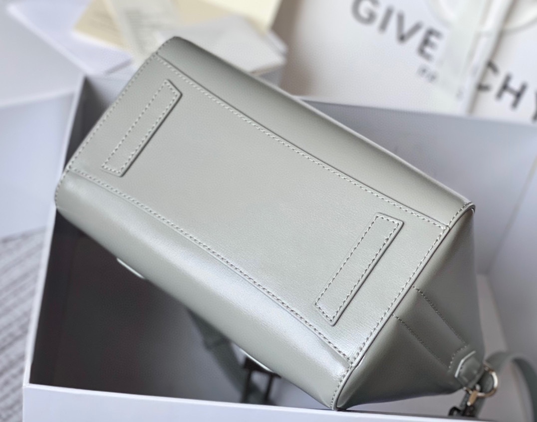 Givenchy Antigona Lock Soft